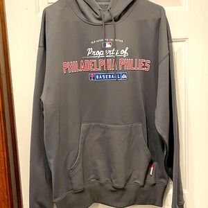 Phillies hoodie; men’s sz L.